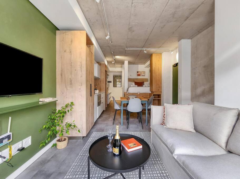 Private Unit, Seapoint. Appartement Kaapstad